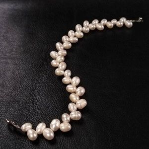 Cultured freshwater pearl bracelet